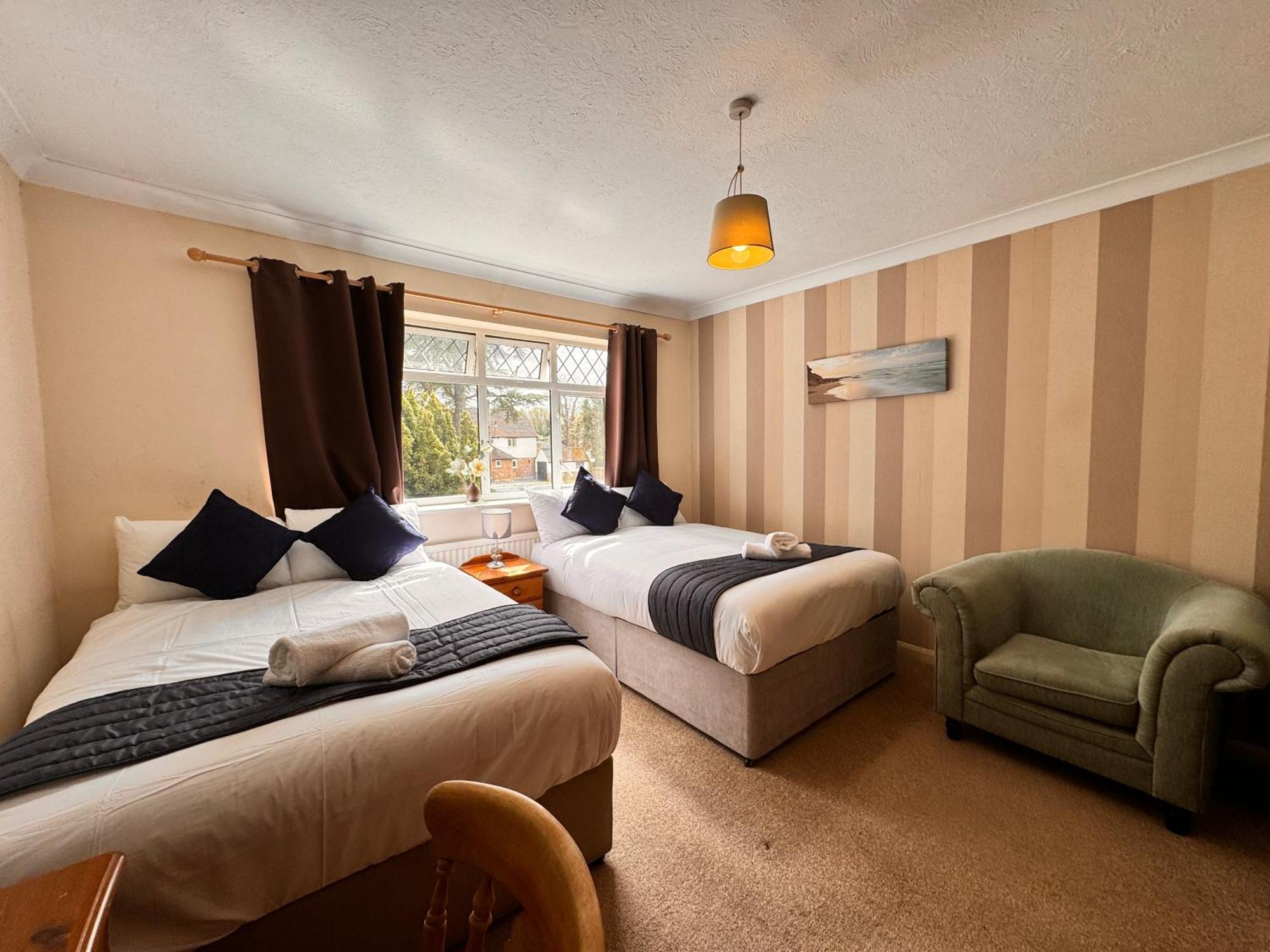 High Trees Guest House Gatwick Horley Exterior photo