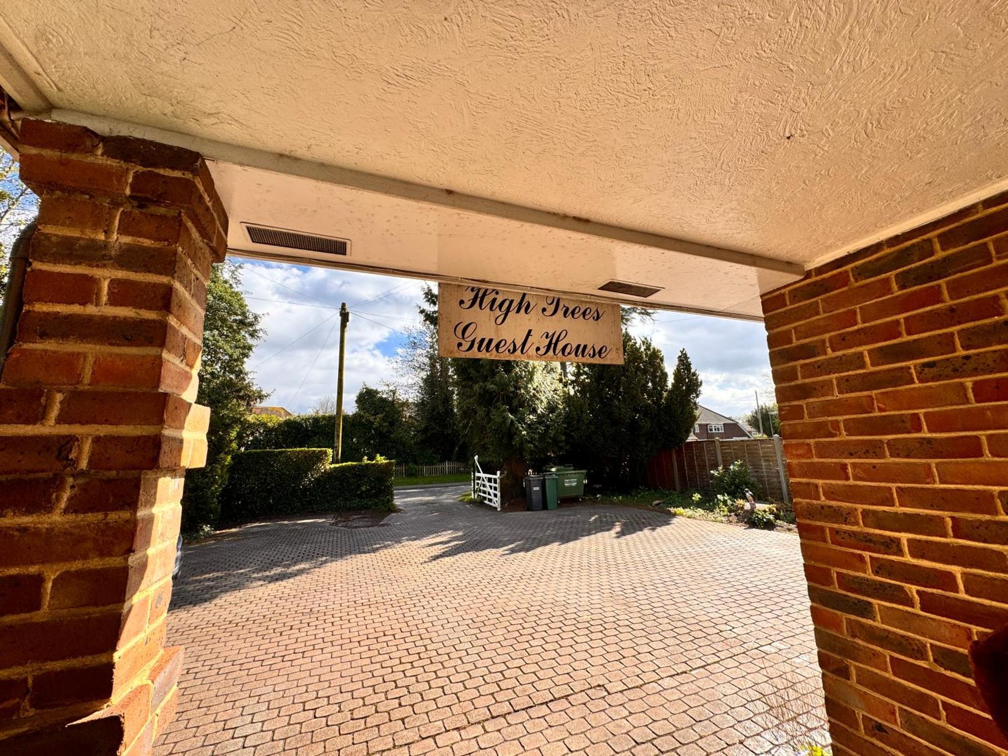 High Trees Guest House Gatwick Horley Exterior photo