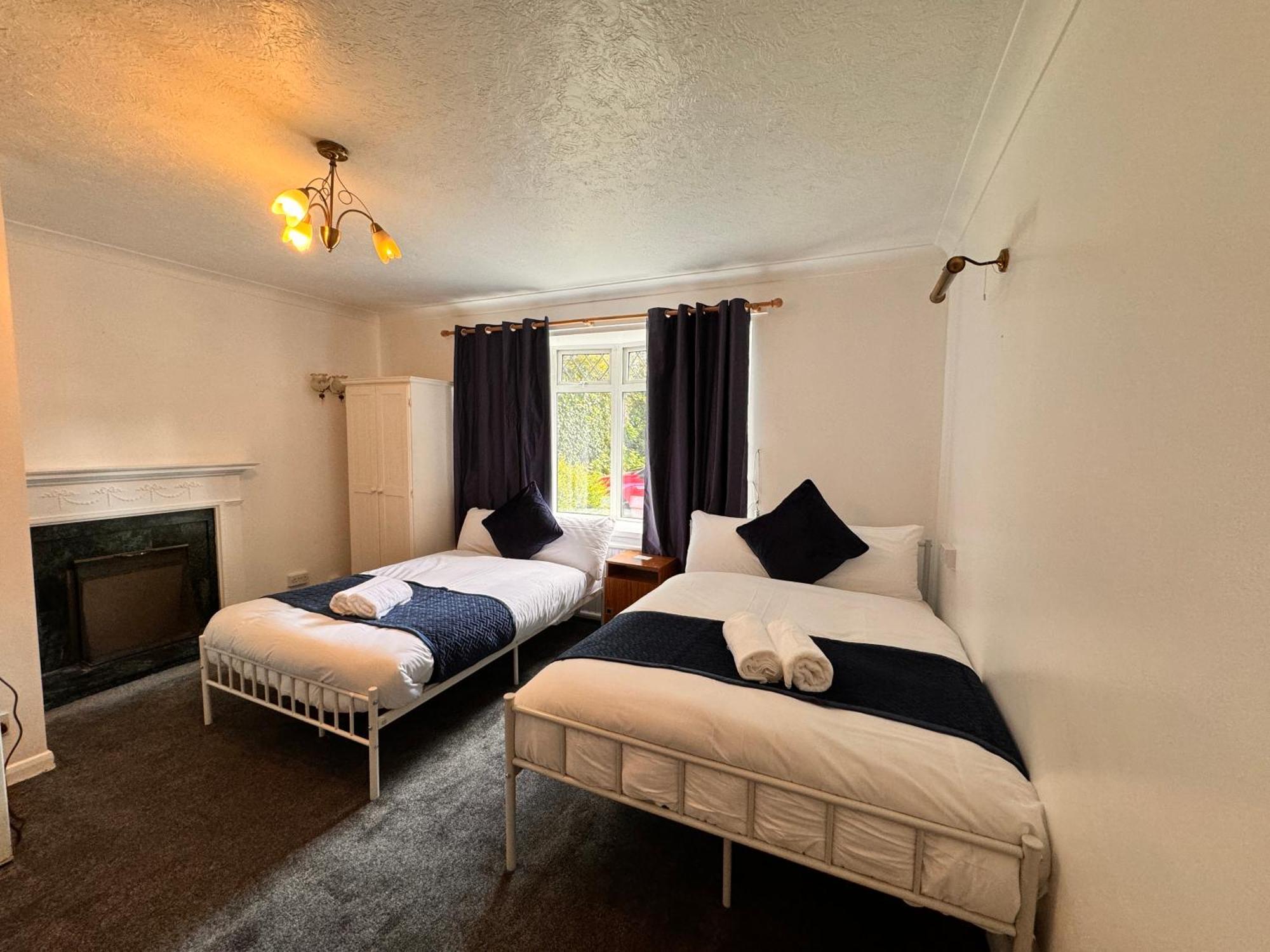 High Trees Guest House Gatwick Horley Exterior photo