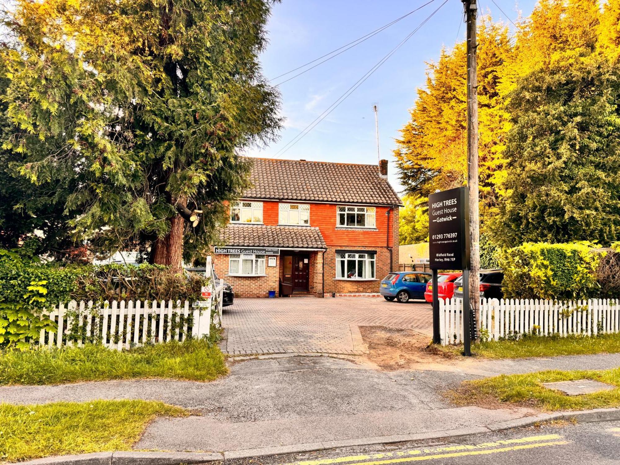 High Trees Guest House Gatwick Horley Exterior photo
