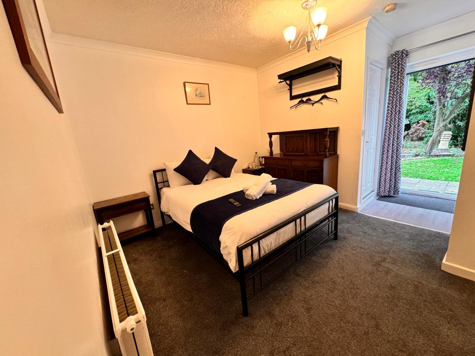 High Trees Guest House Gatwick Horley Exterior photo