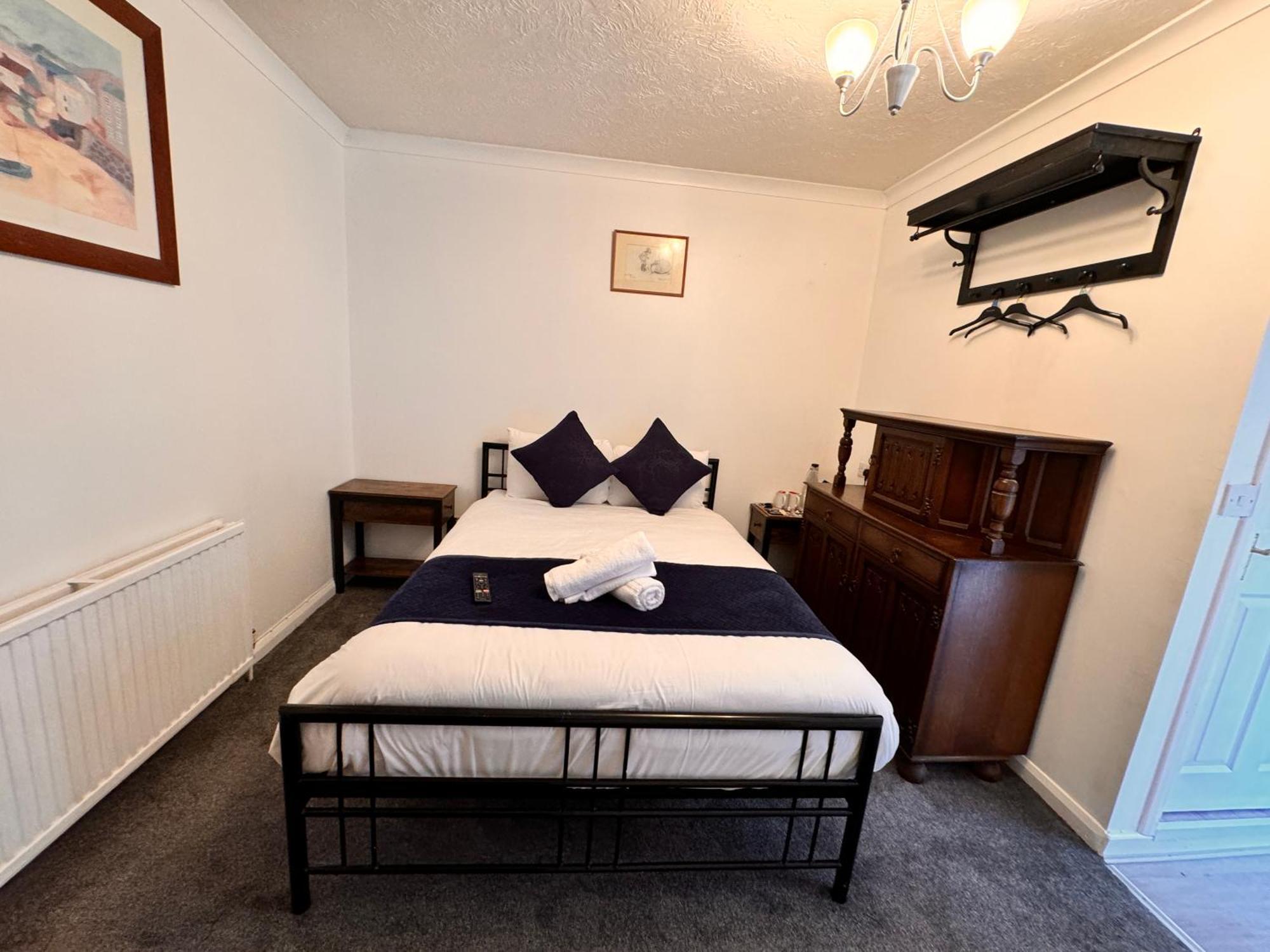 High Trees Guest House Gatwick Horley Exterior photo