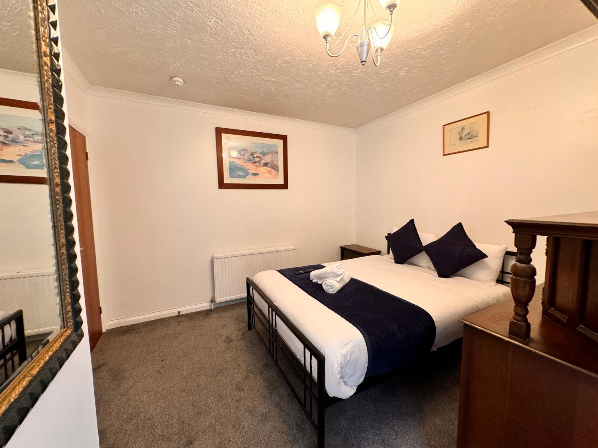 High Trees Guest House Gatwick Horley Exterior photo